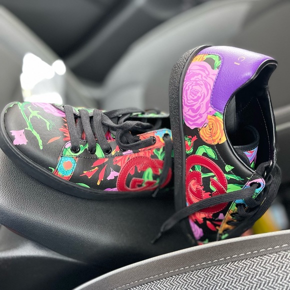 GUCCI - Picture 4 of 6